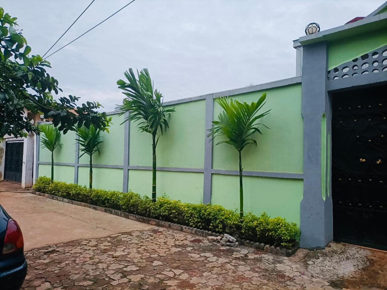 Residence Ambassa Etienne & Therese Yaoundé Exterior foto