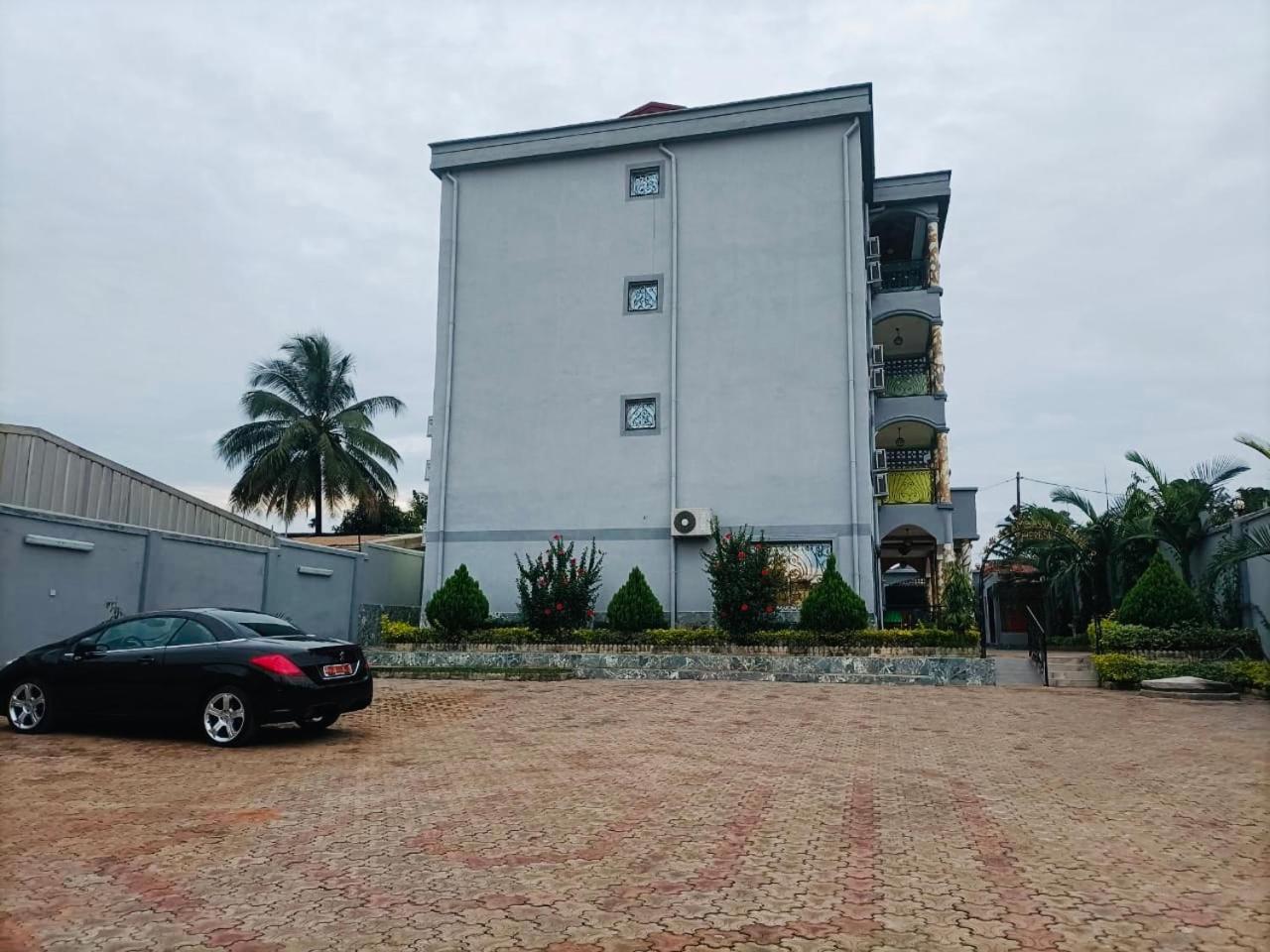 Residence Ambassa Etienne & Therese Yaoundé Exterior foto
